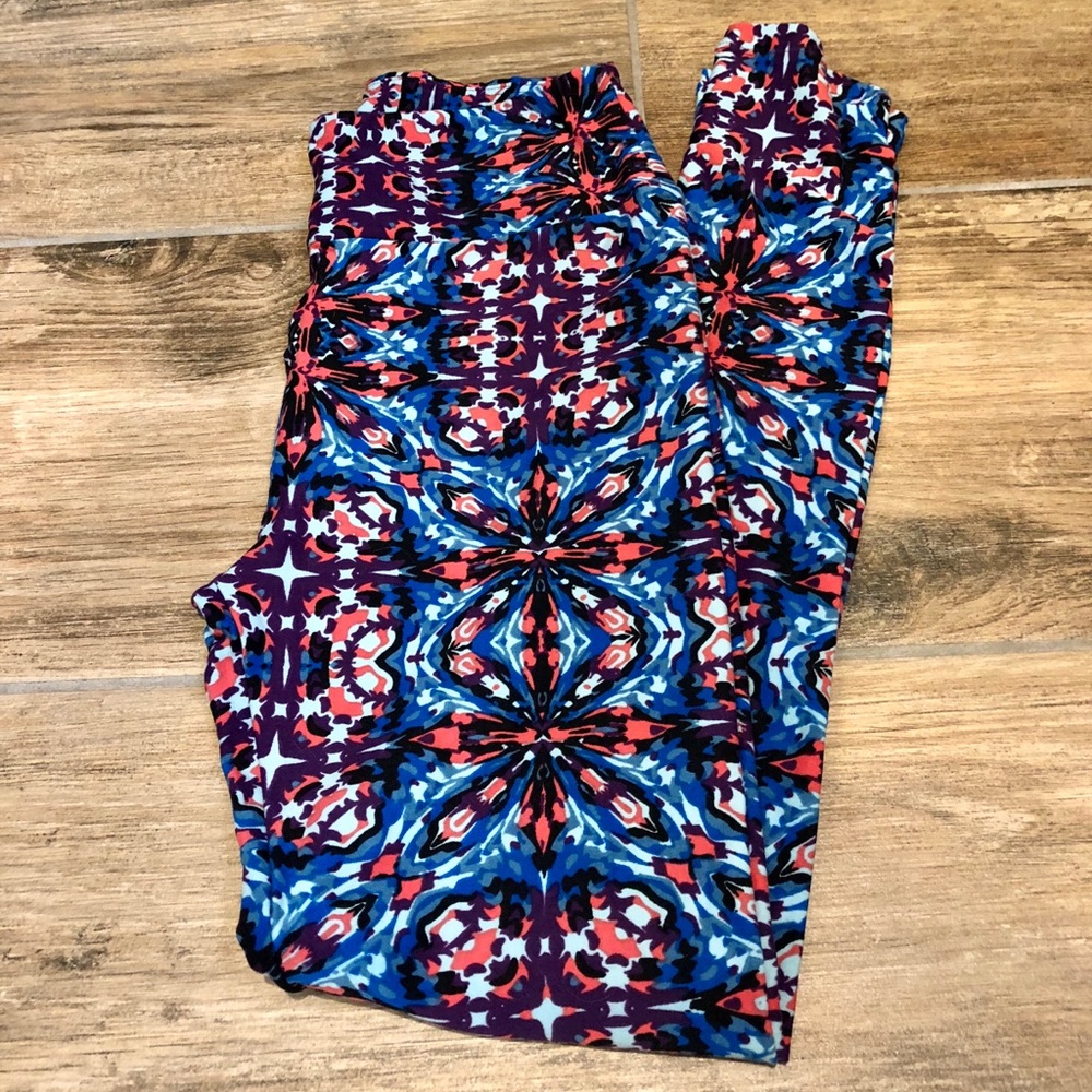 NEW, never worn LuLaRoe OS Leggings
